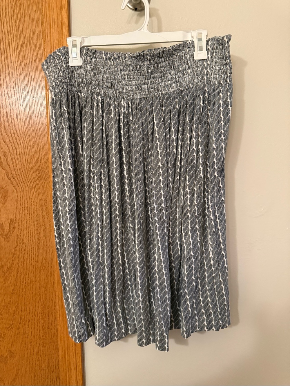 Kate Quinn Bamboo women’s printed knee length skirt (XL)